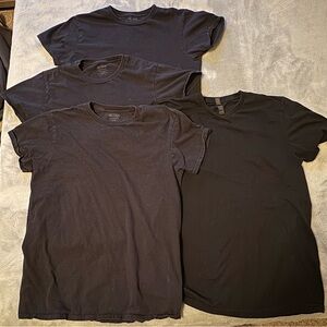 Gildan Men's Black Short Sleeve Tees Size Medium